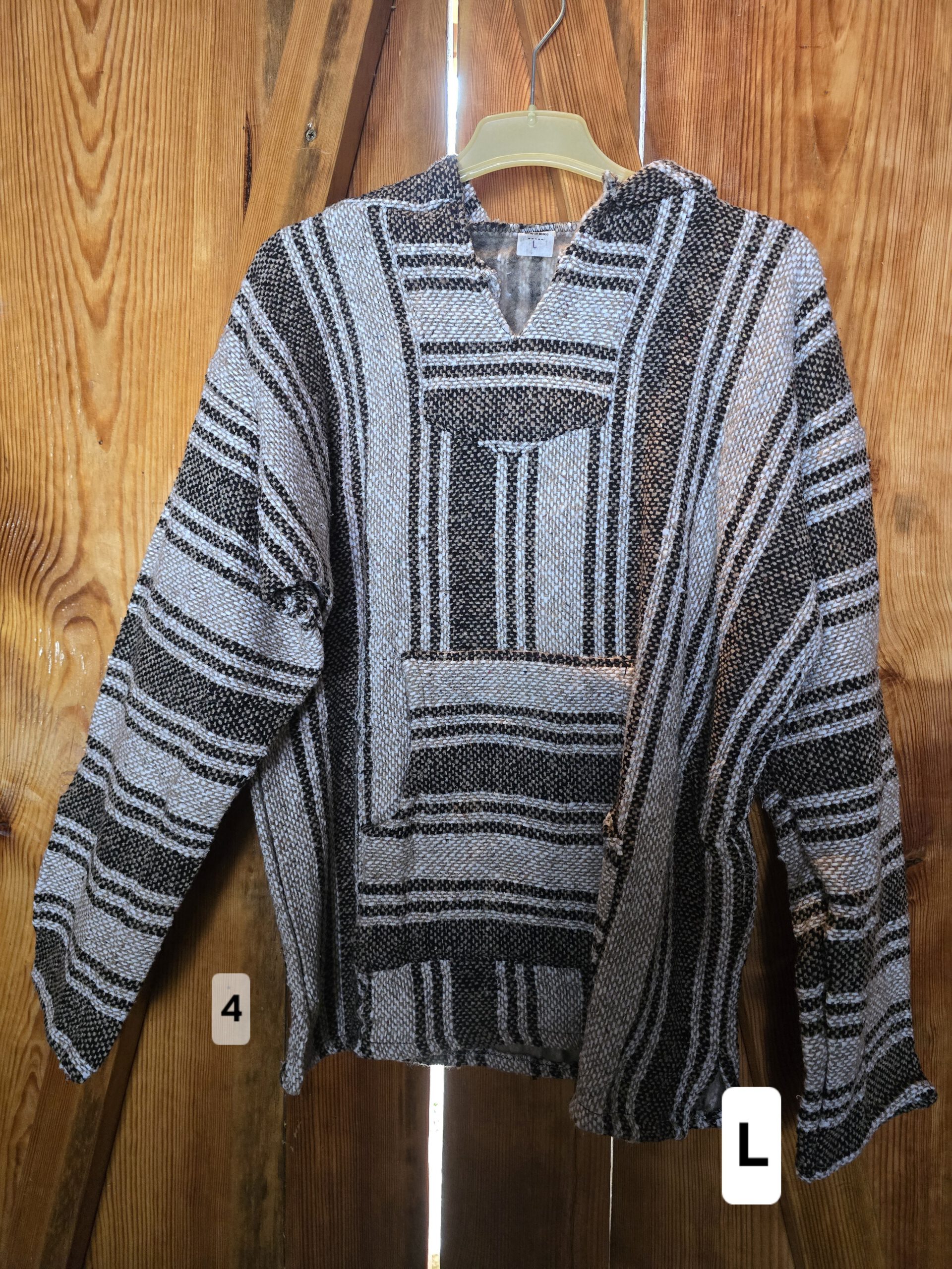 Handgefertigter mexikanischer Poncho 04, Vorderseite, Größe L