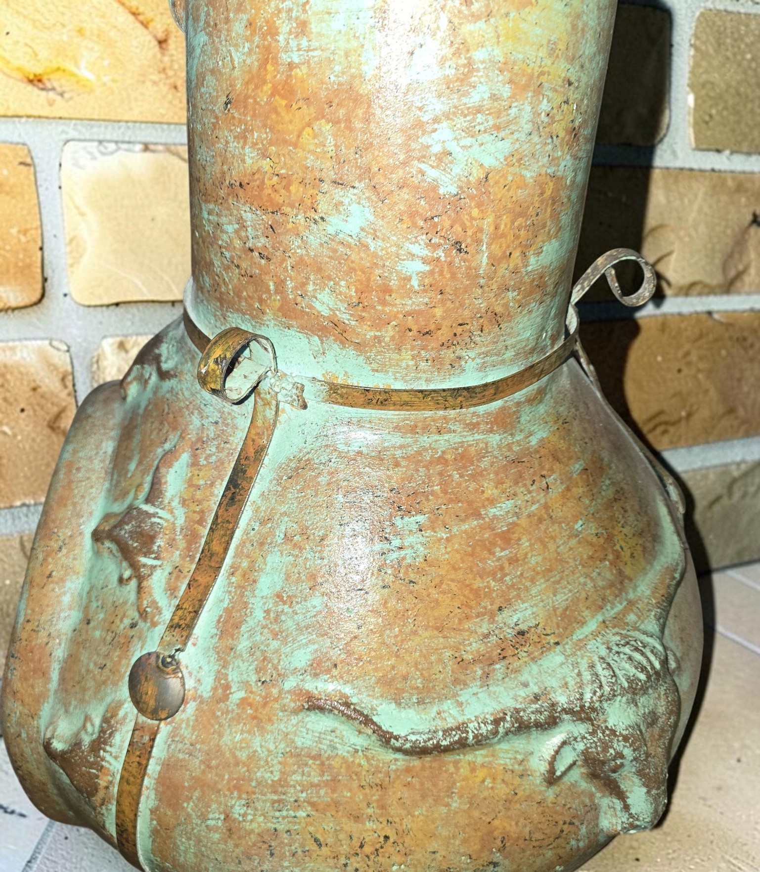 Aztekenofen Toro Verde Herreria aus Ton, Detailansicht